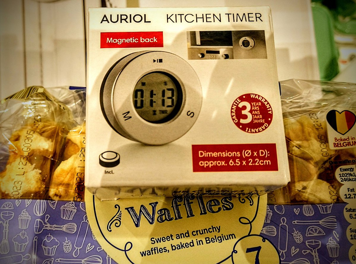 MarkwRider's tweet photo. Station accessory ideal for #ragchew #AmateurRadio #topband #80m #2mband #cbradio #waffles https://t.co/r4hZOZrl8T