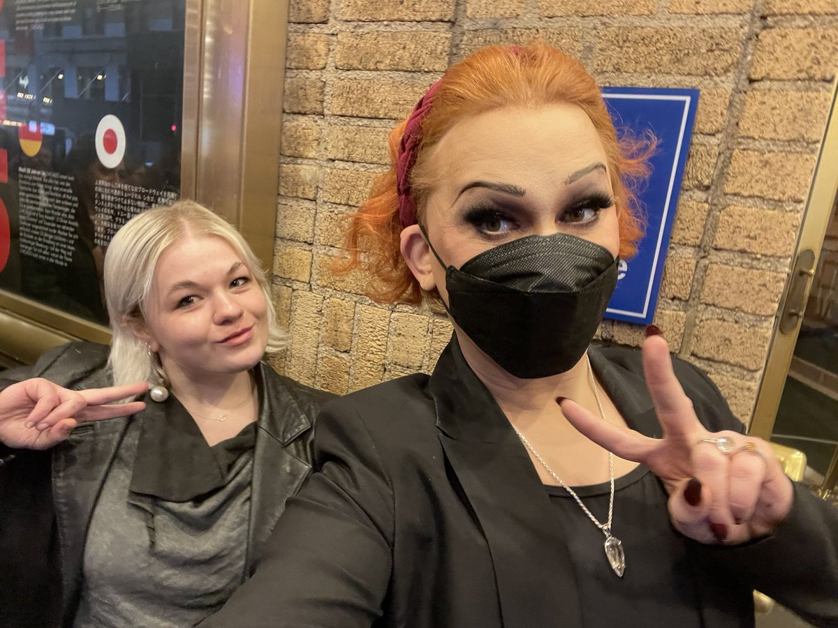 _niceemma's tweet photo. this was the best experience of my life @JinkxMonsoon is truly the best person and performer on planet earth if you have the time please go see #Chicago on broadway and support her and the cast!! https://t.co/sZmAgN0L6P