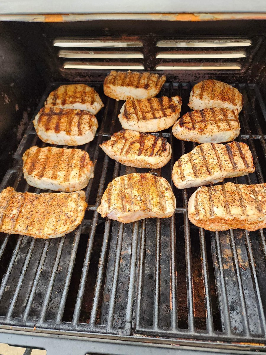 ThatDudeBBQ's tweet photo. One of my FB customers sent me this cool they did today! Used #MikesSecretStuff and #BeefBeater and it came out beautifully!! https://t.co/QpE2ujUDli