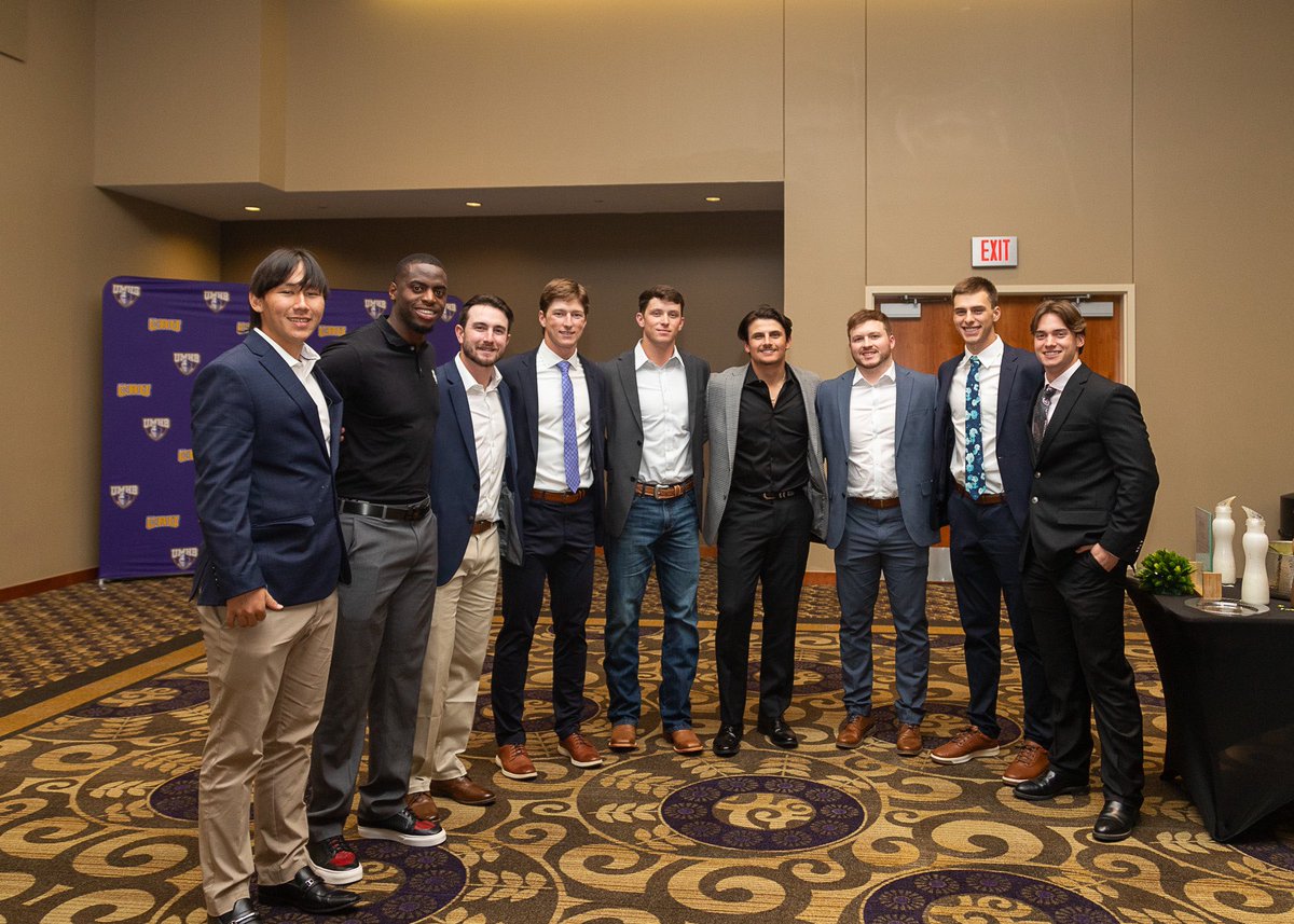 UMHB Baseball⚾ tweet media