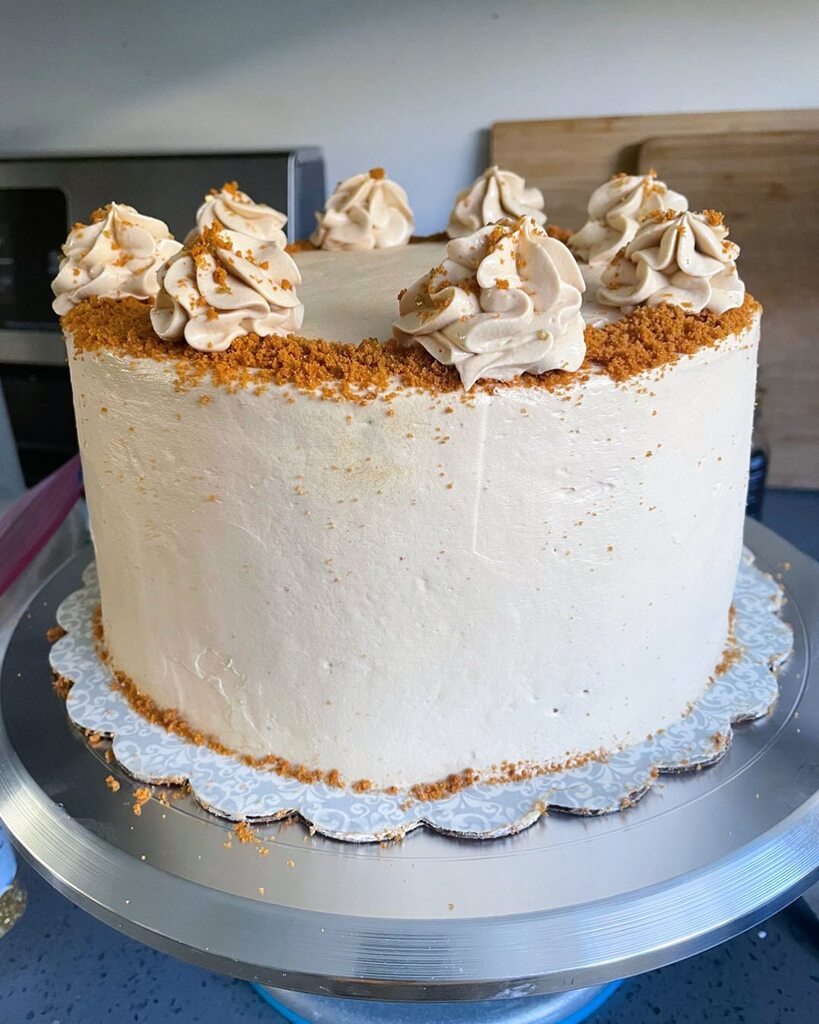 Atrias's tweet photo. Hi, friends!!! There’s about to be a lot more cake-related content here and over at @cake_beta as I start out on this new endeavor. To that end, I’d love your help! I’ve created a short survey for you to let me know about all of your cake preferences and… https://t.co/gIrqwv748l https://t.co/qAN7OT00ZP