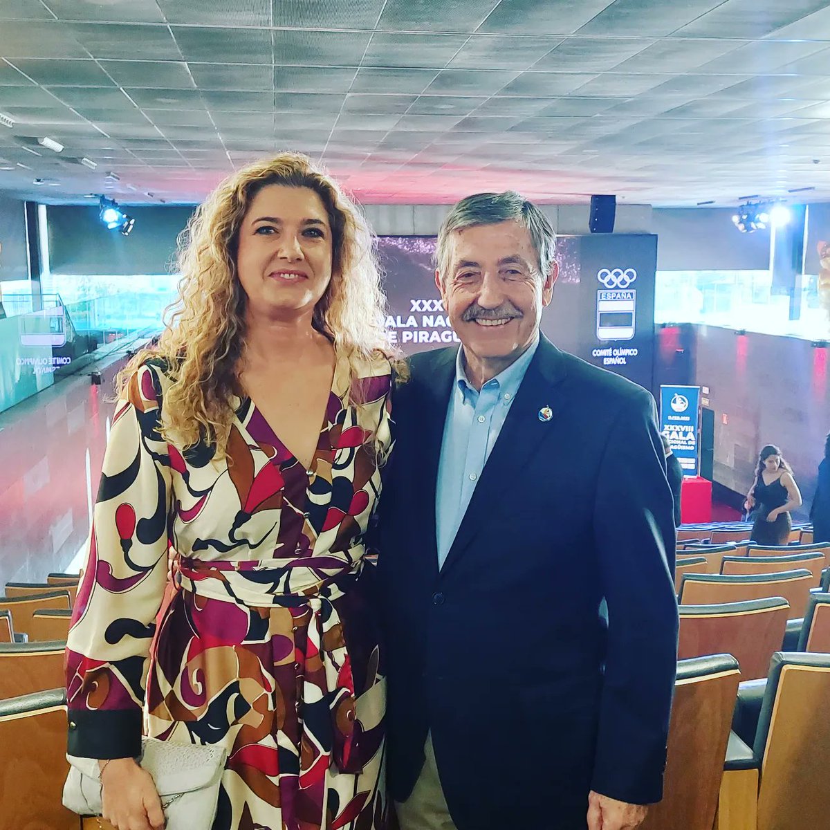 guspresa's tweet photo. Misión cumplida. El Comité Nacional de #Waveski, representado en la Gala Nacional de la Real Federación Española de Piragüismo. Contacto directo con el CSD, conseguido. Ese era el principal objetivo de este viaje. https://t.co/3n7rxuY5KI