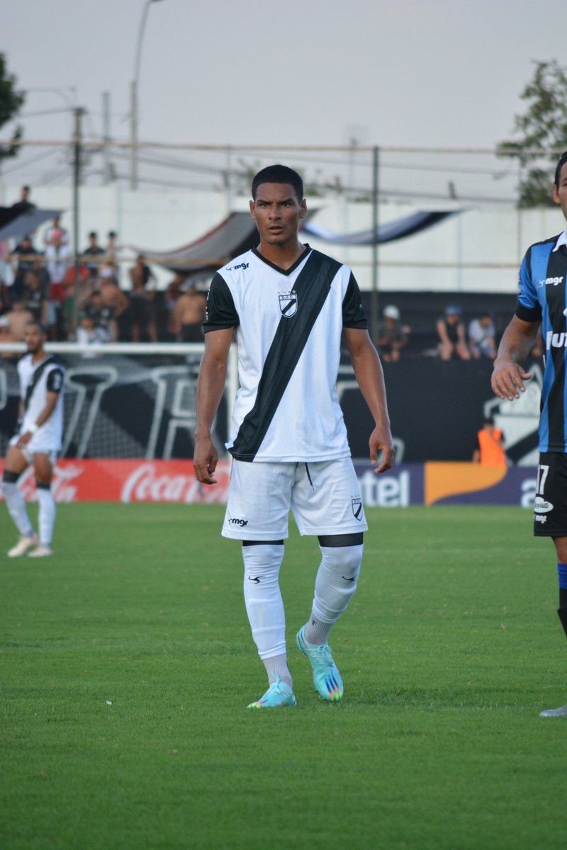 jannen08's tweet photo. El que abandona no tiene premio, vamo arriba el danuuuuu!!! ⚫⚪
@DanubioFC
#FOCUSSS🇨🇴
#danubio https://t.co/MRppBwyosR