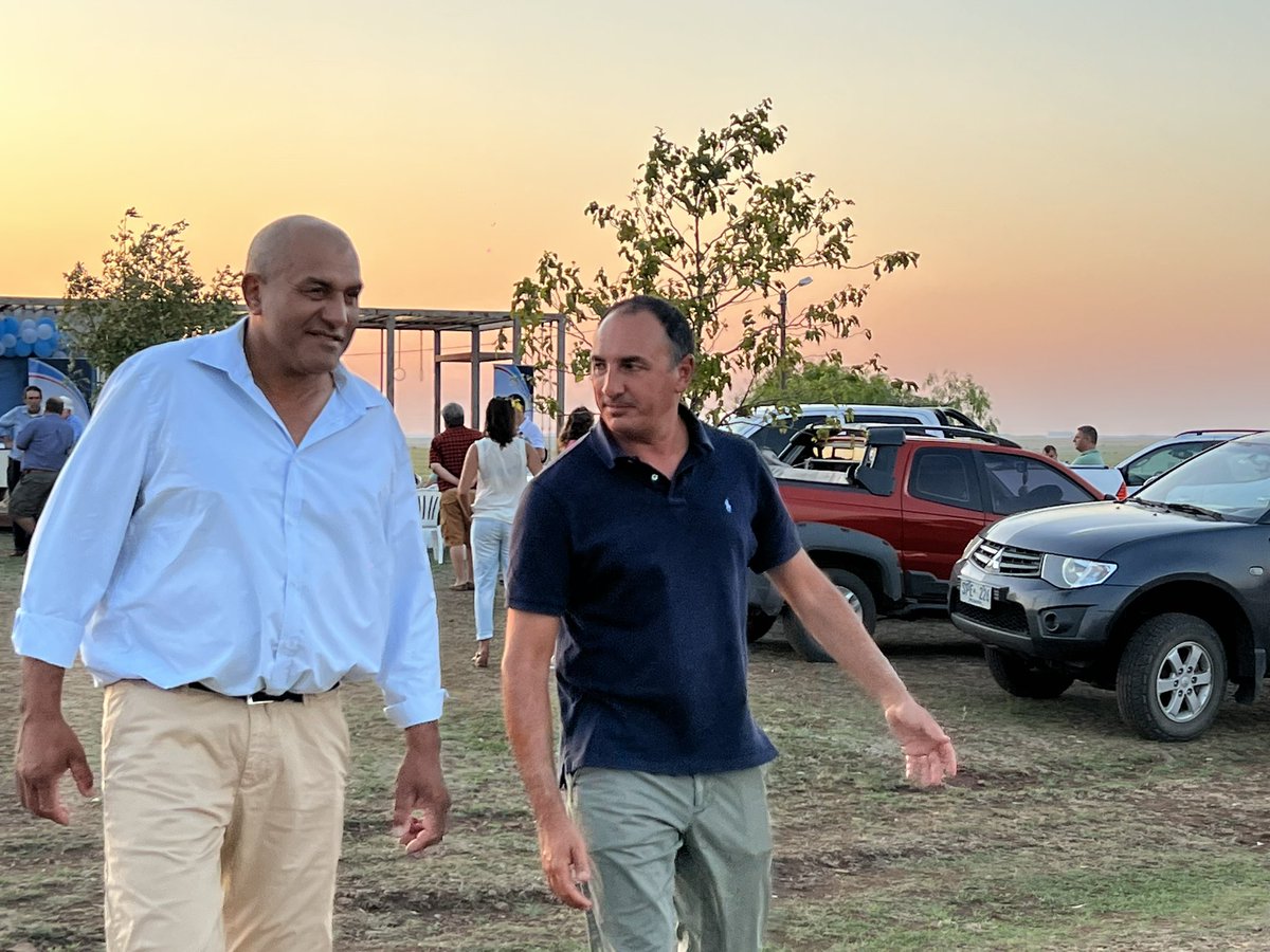 CarlosAlbisu's tweet image. Hoy los vecinos de Pueblo Russo, a 150kms de Salto en municipio de Lavalleja tienen un Nuevo pozo de agua potable, un reclamo que entendimos necesario aportar desde Salto Grande, apostando una vez más, al desarrollo de la región y la mejora en la calidad de vida de los Salteños.