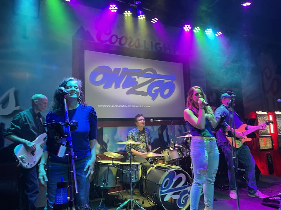 One2GoBand's tweet photo. Always great to be at #TwoFineIrishmen! https://t.co/pFWH7RBgNv