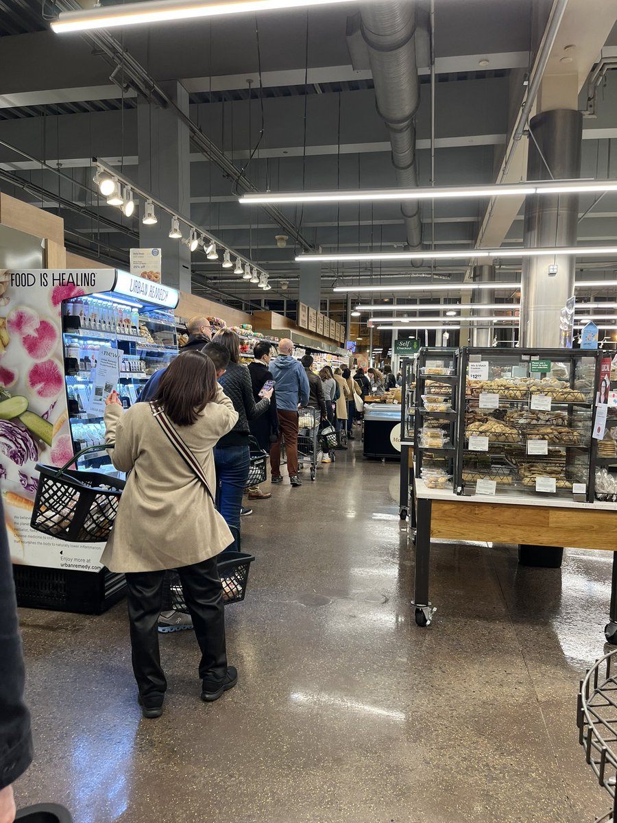 _LaurenKoenig's tweet photo. If you're thinking about going to Whole Foods tonight, maybe don't? https://t.co/rxYa6NBy32