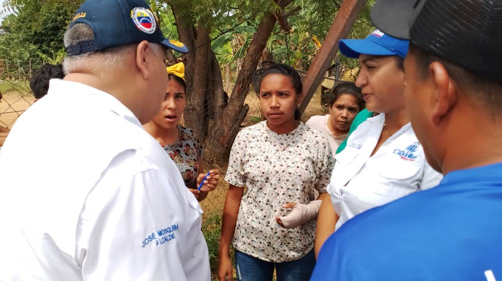 cheolagunillas's tweet photo. Seguimos trabajando en la recuperación del municipio Lagunillas y por ende mejorando la calidad de vida de la población. 

De la mano de nuestro gobernador, Manuel Rosales, continuamos llevando bienestar a los lagunillenses. 

@manuelrosalesg @gobdelzuliave

#ElDanto #Lagunillas https://t.co/2fGj2Tdmrw