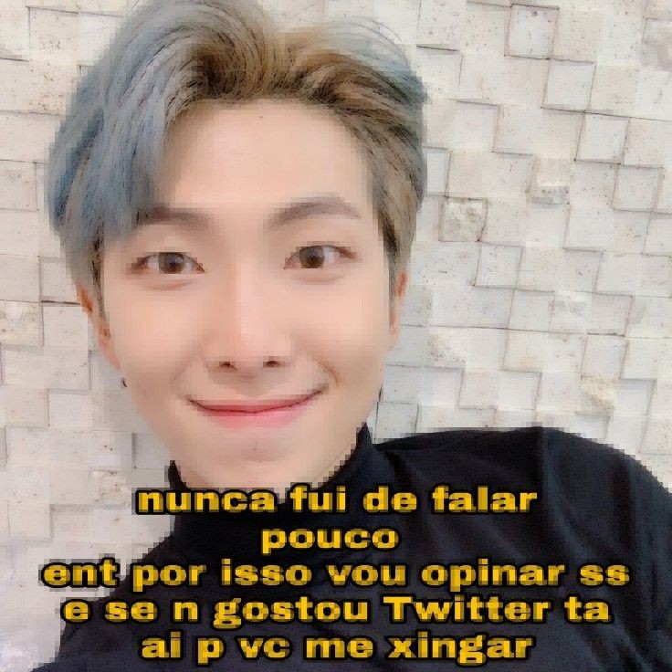 onlyarmyque's tweet photo. Only army que um dia vc e feliz e no outro vc tá chorando pq o namjoon apagou as fotos do feed dele pq uns fdp ficam se intrometendo na vida dele https://t.co/2WMzXejT0t