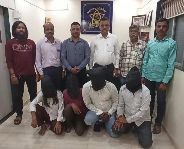 Maharashtra | Unit 4 of Mumbai Crime Branch arrested 4 drug peddlers from the Ka… Maharashtra | Unit 4 of Mumbai Crime Branch arrested 4 drug peddlers from the Ka…