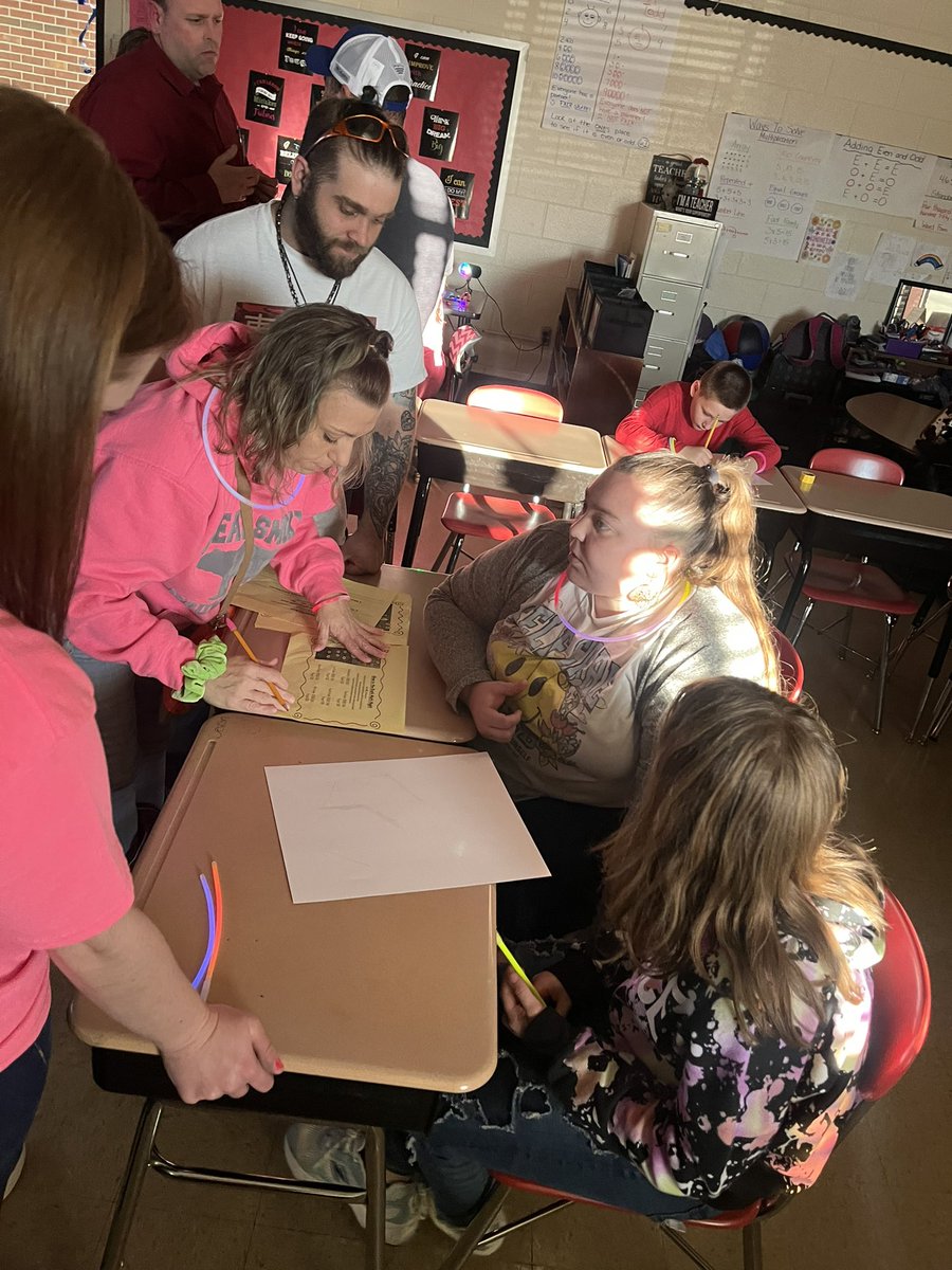 Great family night at Denton Elementary with their Glow in the Dark Math Night!! Everyone had fun doing math in the dark with their glow sticks. <a href="/dcsnc/">@DCSNC</a> <a href="/DeanaColey/">Deana Coley</a> <a href="/emilylipe66/">Emily Lipe, Ed.D.</a>