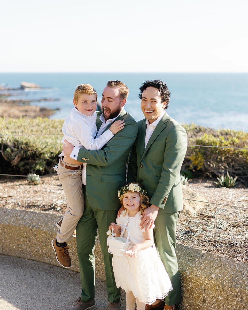 StevenDSass's tweet image. A few shots from our wedding last month! We are obsessed with how good they turned out 😍 #gaywedding #lovewins #ValentinesDay