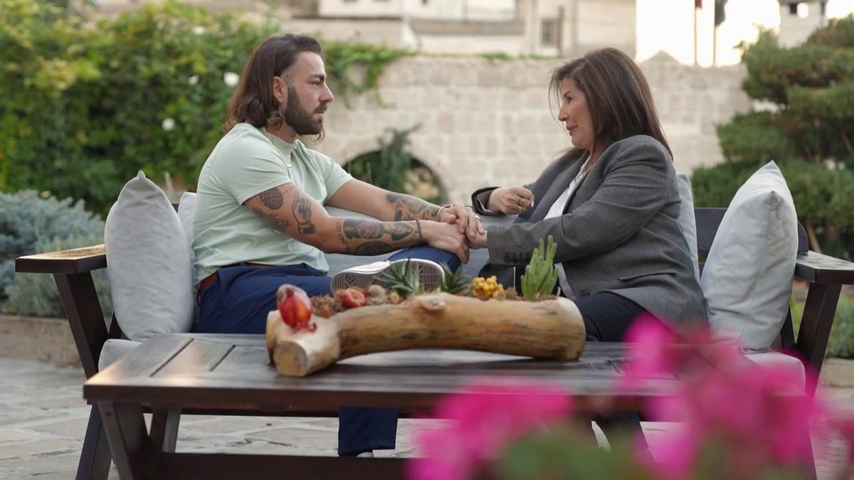 paratodalav's tweet photo. Héctor a la madre de Sheila: "Me encantaría que fuéramos de la familia"

🌹 #ParaTodaLaVida10 
🔴 https://t.co/emjXzjr8pV https://t.co/UFXtB3WmO4