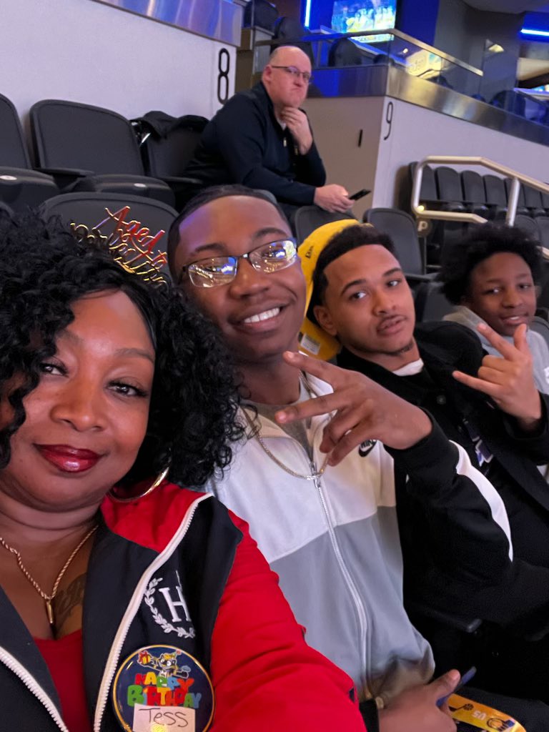 TheRealKelann's tweet photo. Let’s Go!! #pacersgamenight #gamers https://t.co/GJ4ZXXCQAl