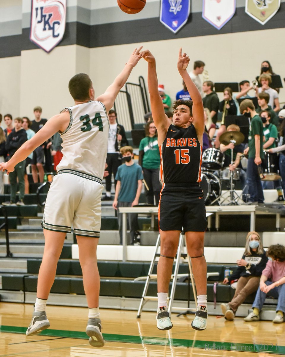 Sports in Kansas (@sportsinkansas) on Twitter photo Tavian Cruse of Bonner Springs (5A) has posted 13 doubles doubles in 17 games this season 🔥
He averages 16.6 points and 12.6 rebounds per game.
Nice scoring trio for the Braves (12-5) with Cruse, Cameron Doss (19.9 ppg), and Kalen Streit (16.5 ppg)
📸: <a href="/DotteSportsPix/">Dotte_Sports_Shots</a> Tavian Cruse of Bonner Springs (5A) has posted 13 doubles doubles in 17 games this season 🔥
He averages 16.6 points and 12.6 rebounds per game.
Nice scoring trio for the Braves (12-5) with Cruse, Cameron Doss (19.9 ppg), and Kalen Streit (16.5 ppg)
📸: <a href="/DotteSportsPix/">Dotte_Sports_Shots</a>