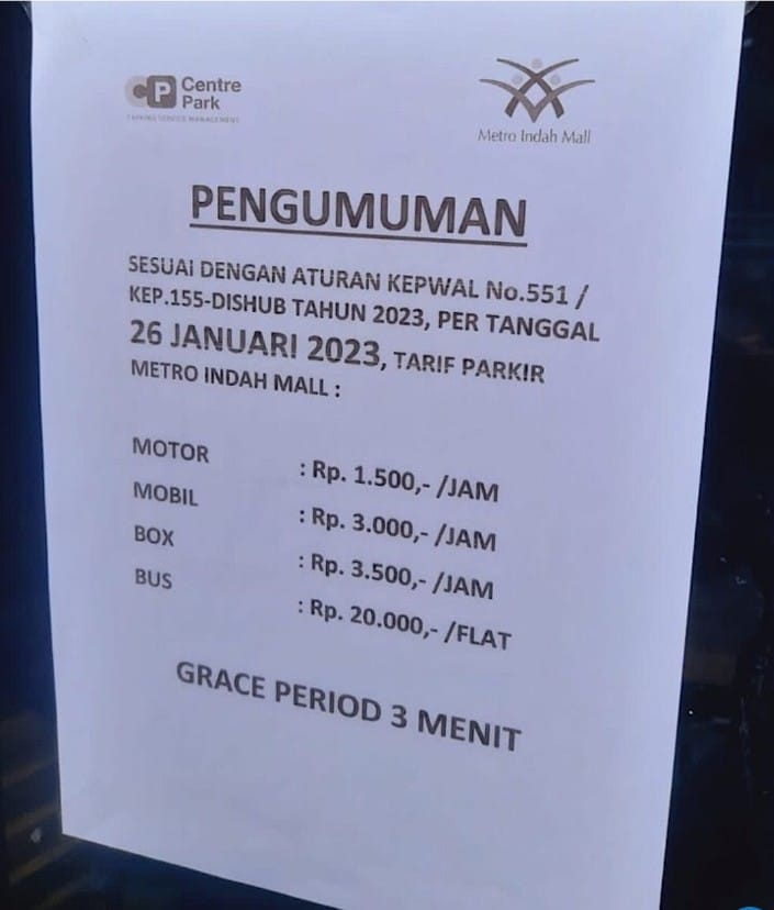 rin14s's tweet photo. Ini MIM pasang grace period 3 mnit ditempel di tiap loketnya..apakah sesuai aturan?kaya lewat tol .lewat bentar bayar  @PRFMnews  @pembdg https://t.co/L5jmCn1RQ1