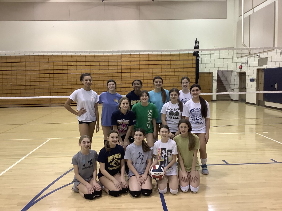 terry_borkovic's tweet photo. Hopewell 7th grade volleyball. Their journey starts tomorrow. Scrimmage with Burgettstown. Fun group of girls! https://t.co/G8DyblvHvm