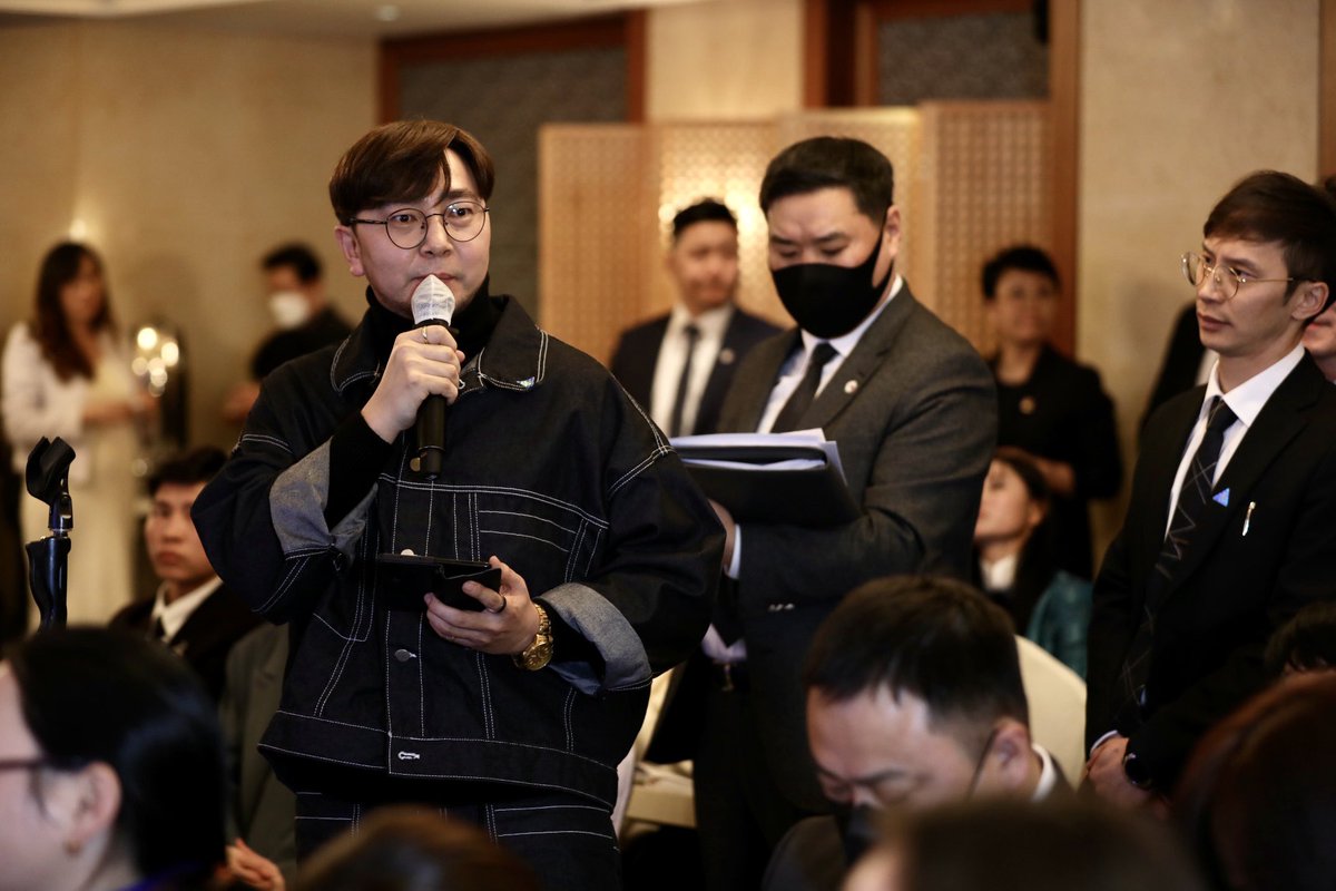 Khurelbaatar Chimed on Twitter: "Монгол улсын Ерөнхий сайд Л.Оюун ...