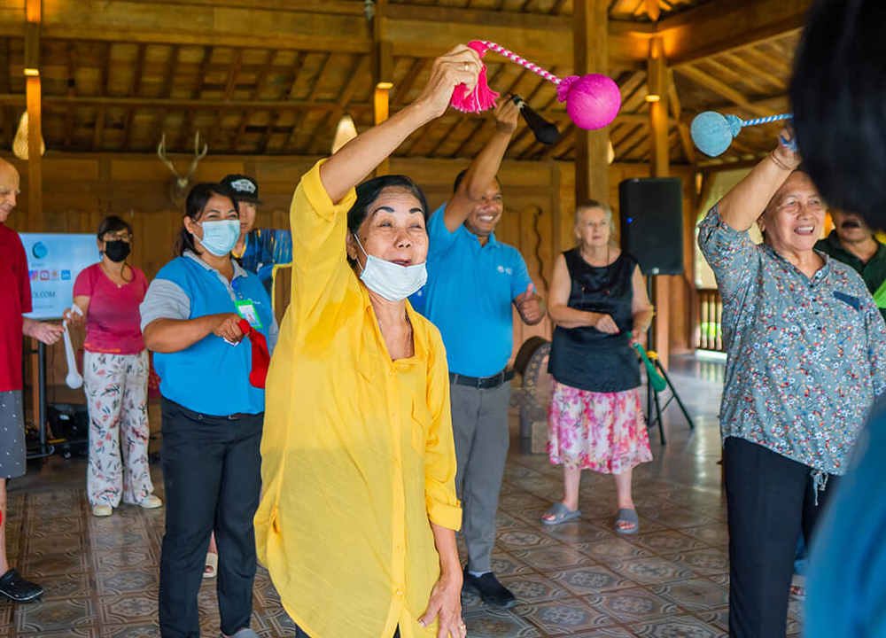 SpinPoi (Dr. Kate Riegle van West) tweet media