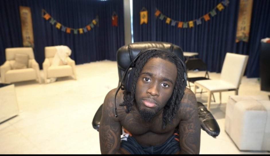 Deeblickz's tweet photo. @bigfolknokizzy @kiracantmizz https://t.co/lfydbkHql9
