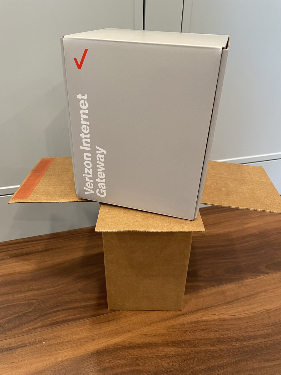 bartonwelt's tweet photo. The return box… 😅 https://t.co/CKs8NM31hT