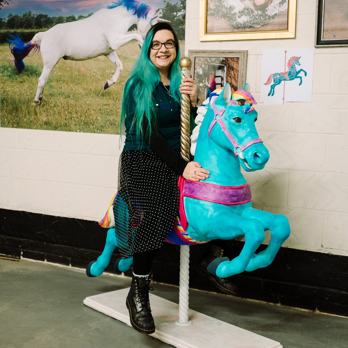 catalystcarla's tweet photo. It's my 9th singleversary, so here's me hitting peak Carla again, and your annual reminder that being single is a valid end point in itself. You can do all the things you've ever wanted to without a partner, and you might even find it's how you live your best, happiest life! 🎠💙 https://t.co/i0zsAhqo5c