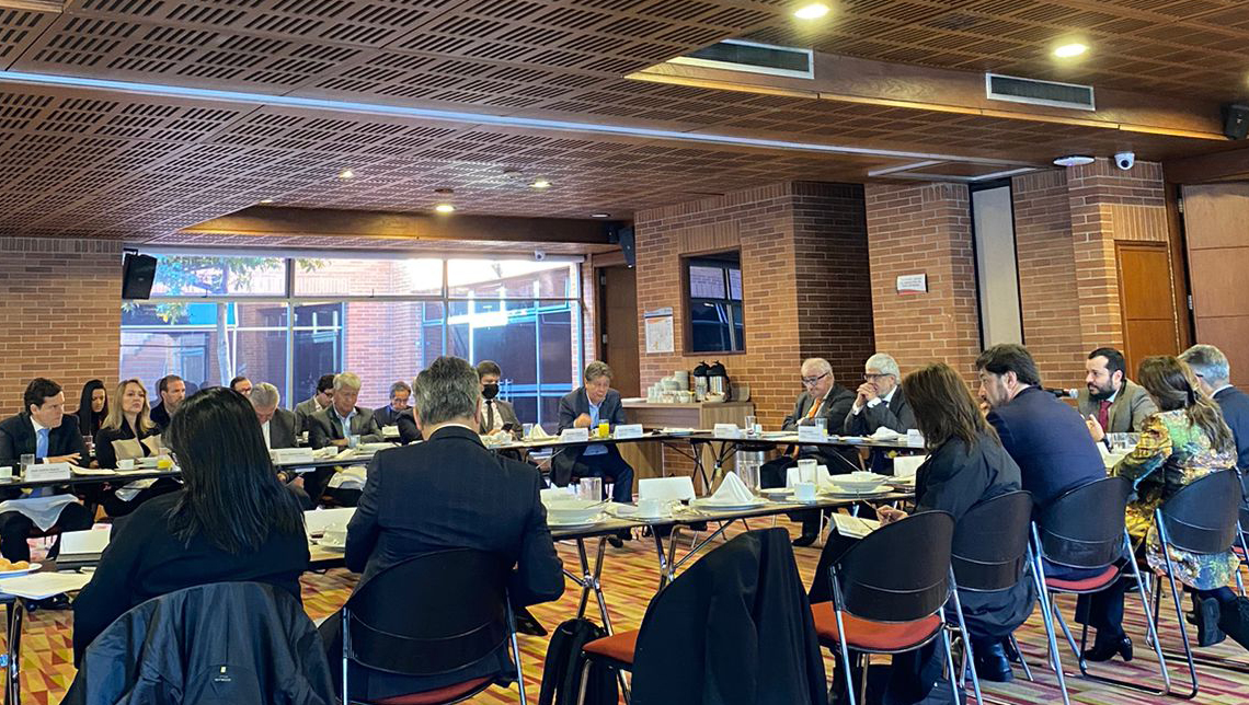ACOPI Nacional (@acopi_nacional) on Twitter photo 🧵Desde #ACOPI, celebramos que varias de las propuestas entregadas al nuevo gobierno hayan sido tenidas en cuenta e incluidas en la política de reindustrializacion, presentadas por <a href="/MincomercioCo/">MinComercio Colombia</a>. Entre estas: 🧵Desde #ACOPI, celebramos que varias de las propuestas entregadas al nuevo gobierno hayan sido tenidas en cuenta e incluidas en la política de reindustrializacion, presentadas por <a href="/MincomercioCo/">MinComercio Colombia</a>. Entre estas: