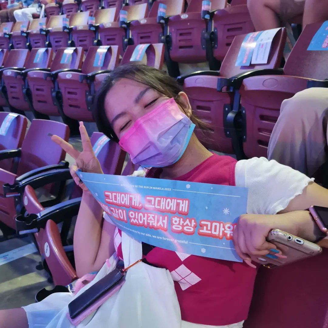 Vernoona16's tweet photo. Happy Carat Day! Entering this fandom is the best decision that I've made that I will never regret... Thank you my precious 13, the promises that we made we will surely overcome that with you @pledis_17 . I love you so much carats with all my heart 🥰❤️

#CARATDAY
#SEVENTEEN https://t.co/mYVcF8TLSm