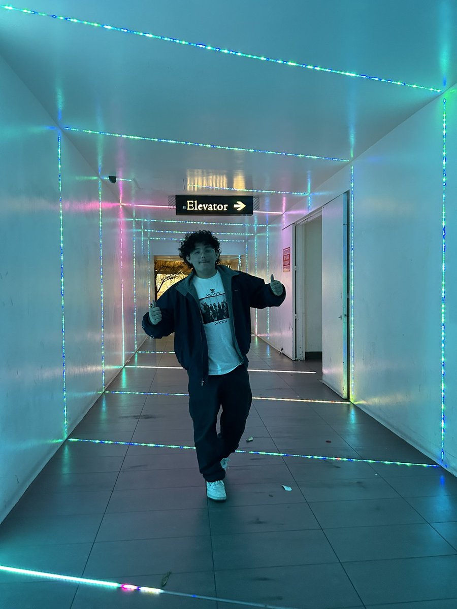 untitled_darwin's tweet photo. GOING UP! https://t.co/tFrsuO27aF