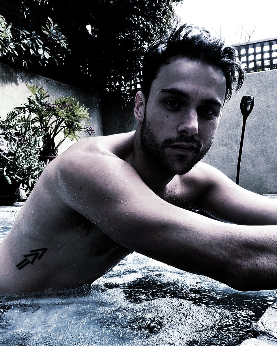 - ; 𝑷 𝑶 𝑶 𝑳 𝑺 𝑰 𝑫 𝑬  𝑽 𝑨 𝑴 𝑷 𝑰 𝑹 𝑬 .