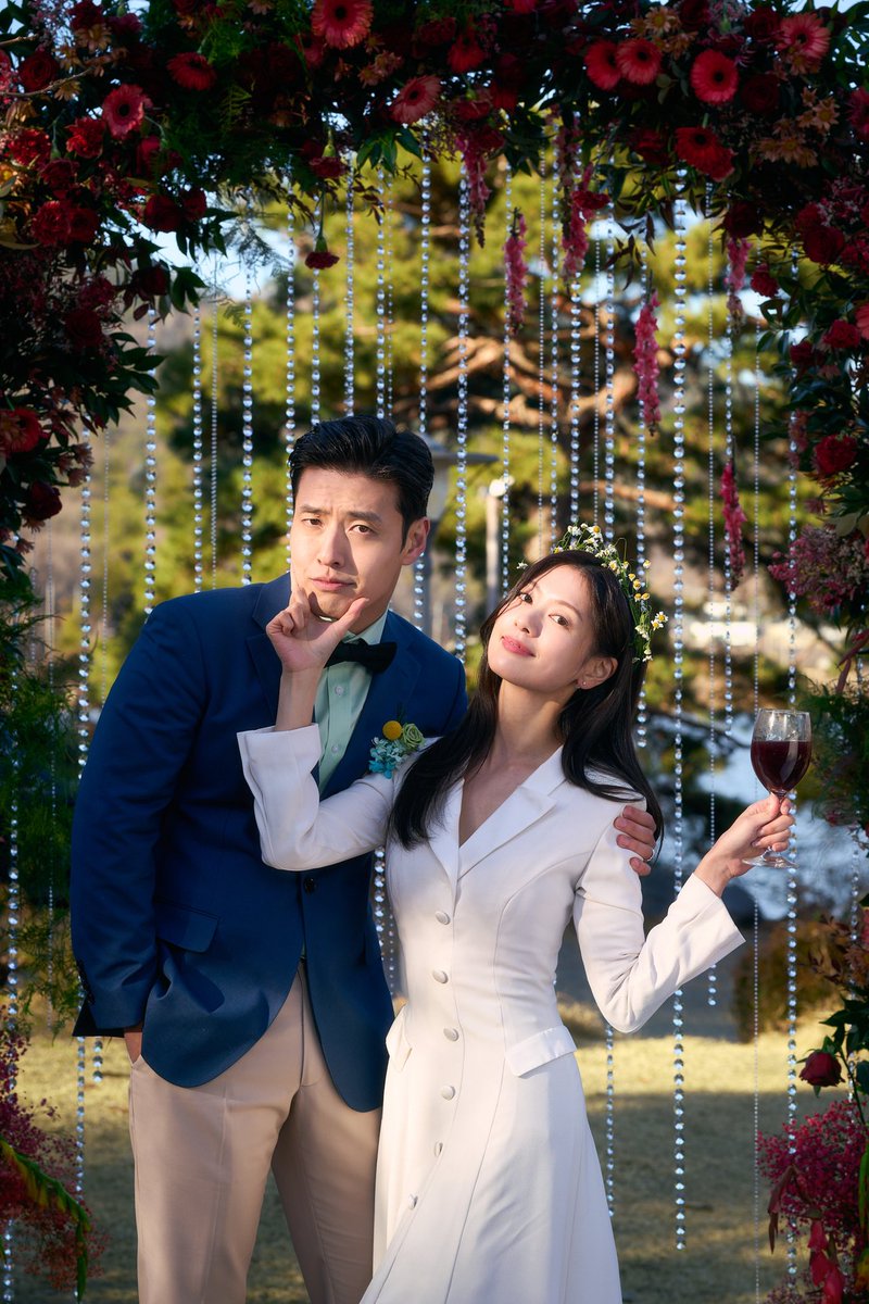 sky_n_moon's tweet photo. 230214 #강하늘 영화 30일 크랭크업 기념 스틸컷
https://t.co/yKUO7KO9sV

첫 스틸에서부터 풍기는 완성형 케미💗
<30일>(가제) 크랭크업 기념 스틸 첫/공개!  
강하늘X<정소민 동반기억상실 코믹 로맨스 COMING SOON

#30일 #강하늘 #정소민 #남대중감독 #크랭크업 #개봉예정영화 https://t.co/581AcEaT5i