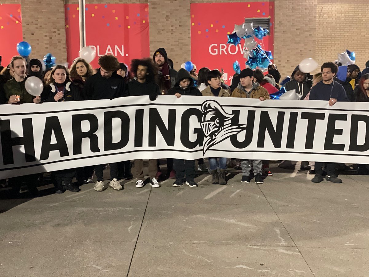 nellep67's tweet photo. @SPFE28 organized 🕯️ vigil for #hardingunited. @EducationMN @SPPS_News @cityofsaintpaul https://t.co/aK395UfOHP