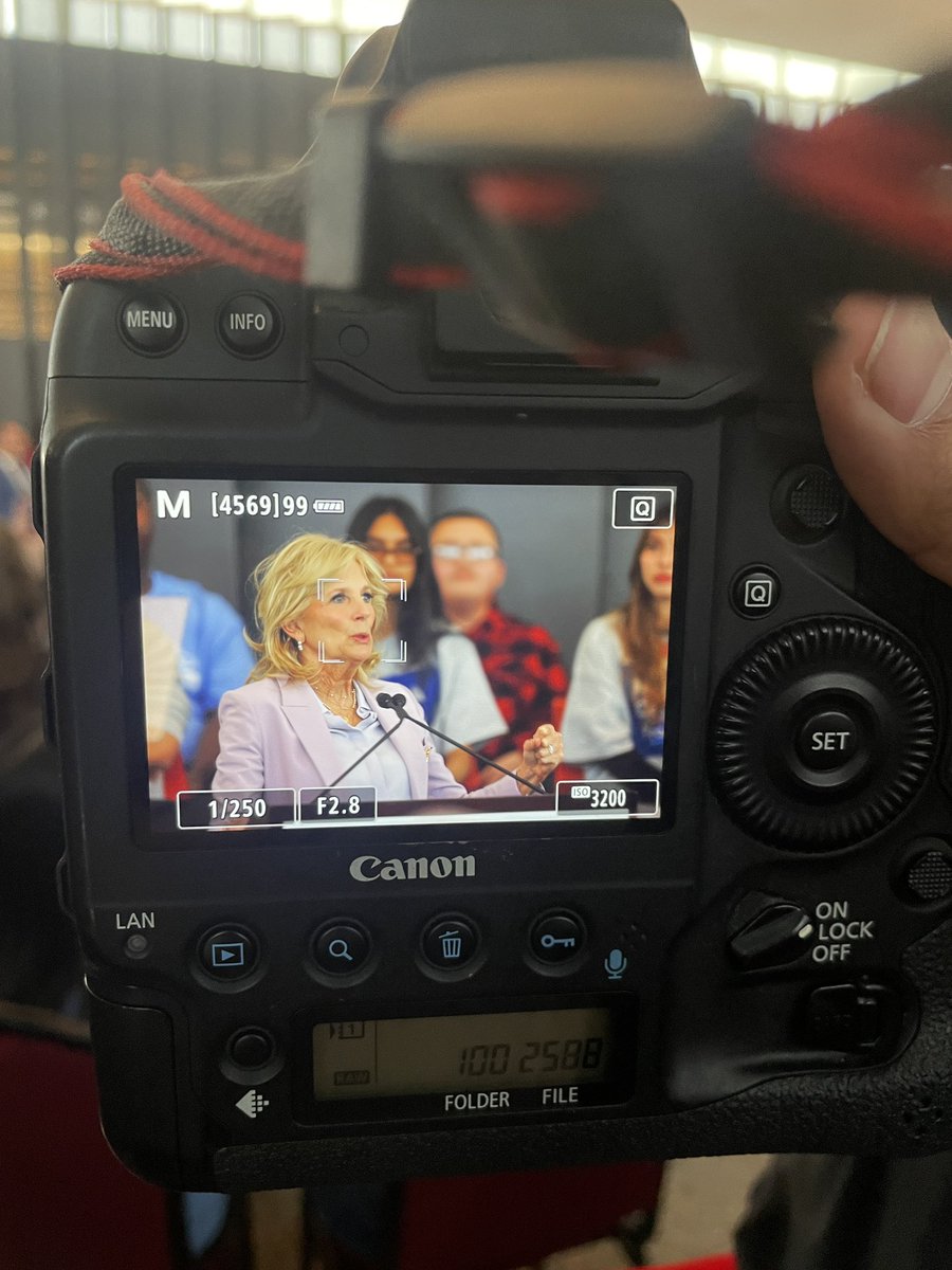 had the amazing opportunity to take photos of @FLOTUS today talking about the Mesa Promise program which promises two free years of higher ed,, w the homies @piperjhansen and @annastansfield1 for @cronkitenews