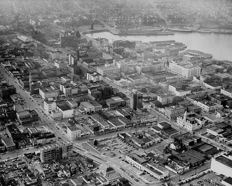 ChamberVictoria's tweet photo. in 1862, Victoria was incorporated as a city and @RBC joined @ChamberVictoria #ChamberWeek sponsored by @ocean985 @JACK1031Vic @RoyalRoads https://t.co/LwAZlSuHDT
