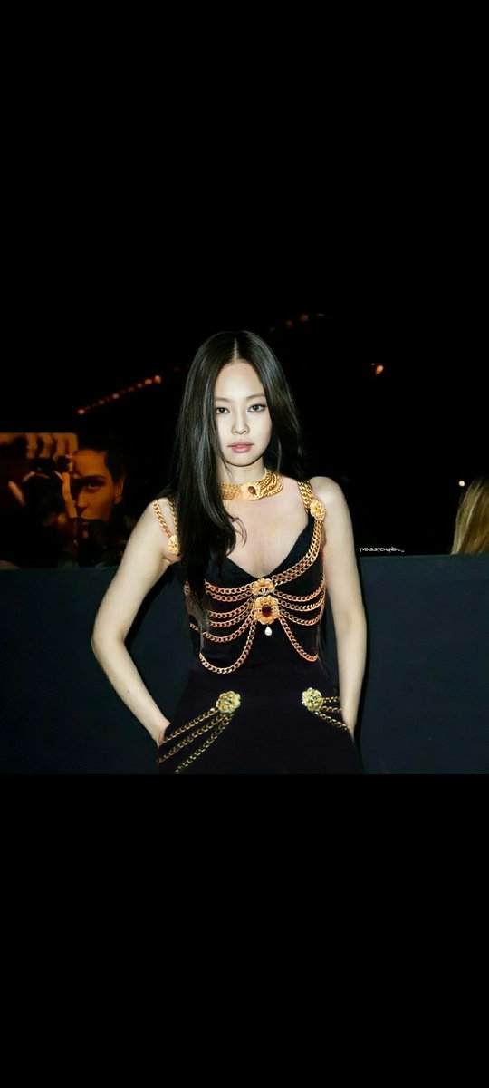 Happy Valentine day 
❤❤
🥰🥰
😇😇