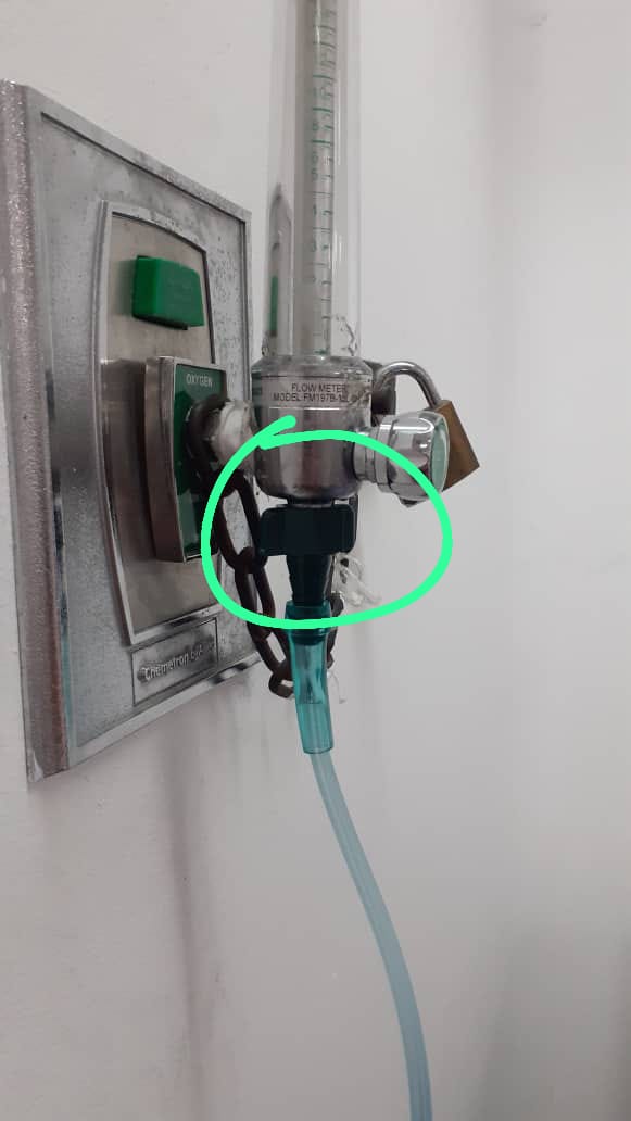 SoloAuka's tweet photo. Tengo casi nada de seguidores, pero busco urgente un Niple Regulador de Oxigeno para mi abuelito que está internado en el Llanito 🙏 https://t.co/MgilPC7VoS