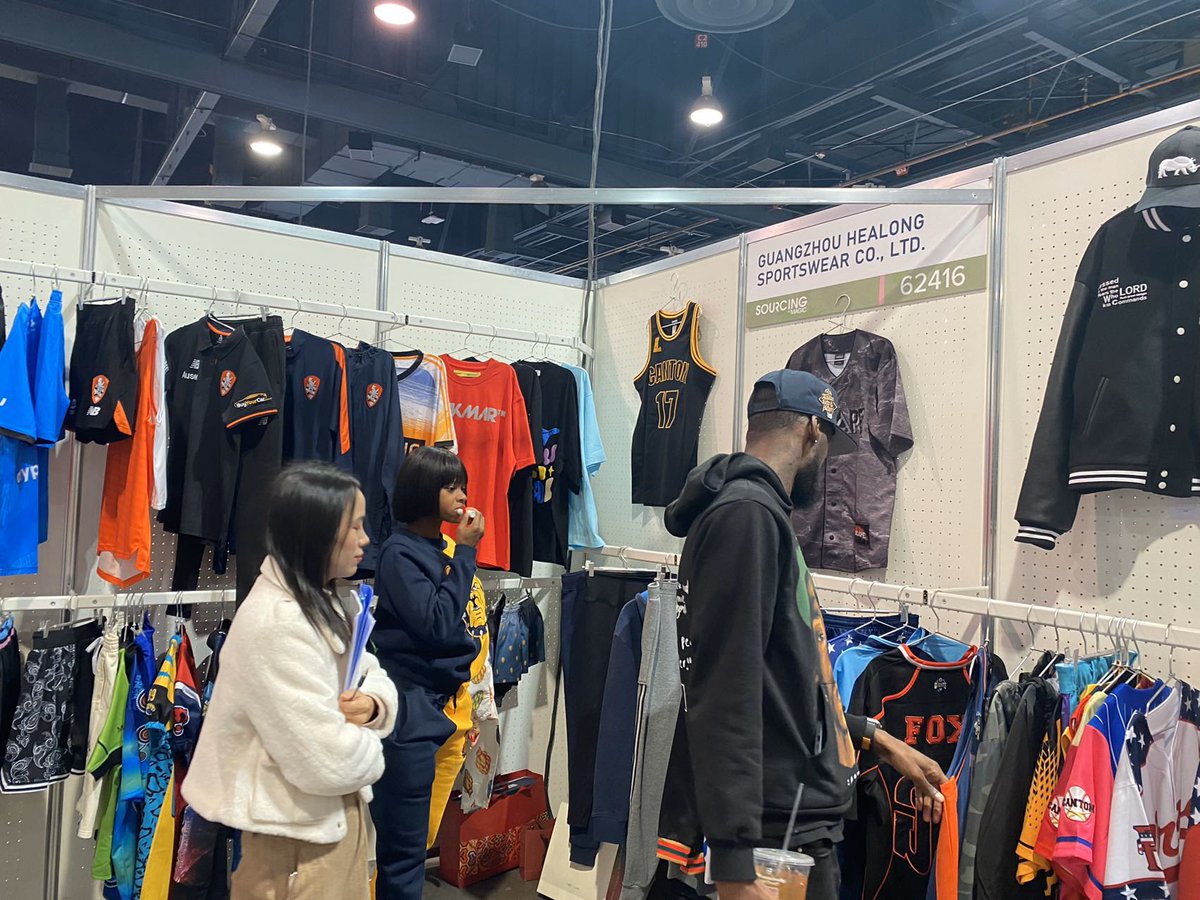 Lmz2015's tweet photo. #magicshow #exhibition #sportwear Be you good partner for sports apparel,welcome to visit us in Las Vegas! https://t.co/QCKxOYhRYy