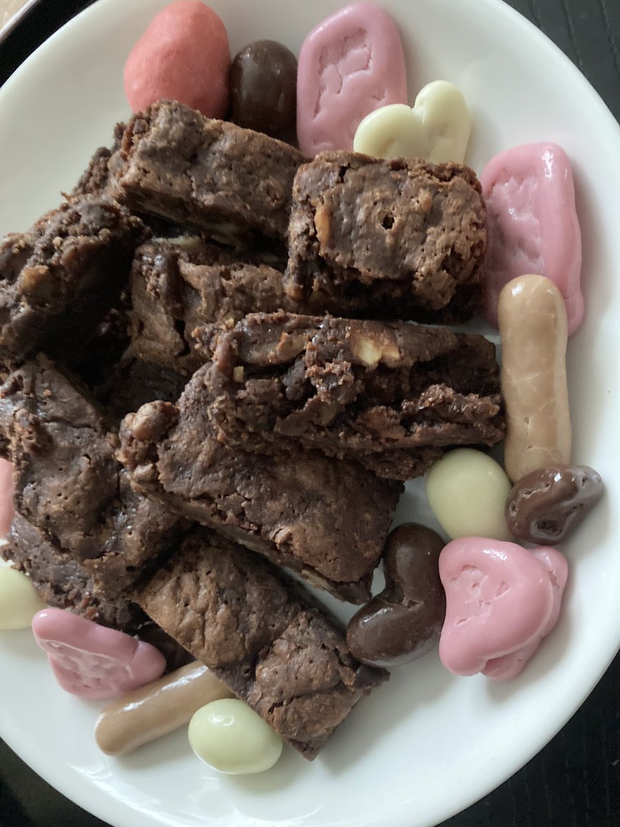 tentown10's tweet photo. バレンタインのチョコを食らうのです。 https://t.co/lbvlsQcyJK