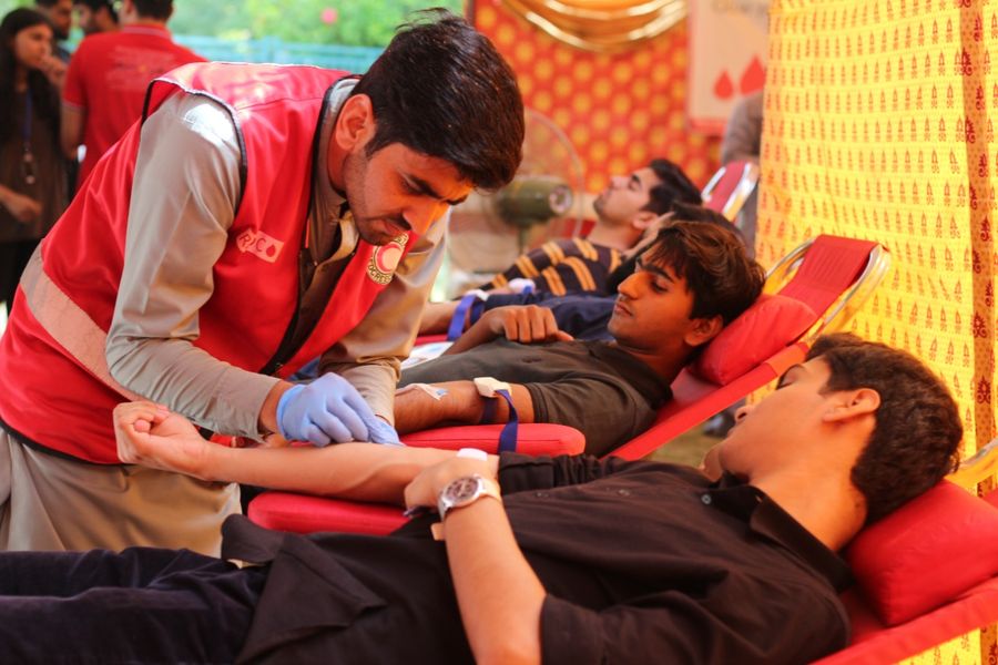PRC_official's tweet photo. Every time you donate blood, someone else can celebrate life🩸

📍Book your appointment now-
PRCS Regional Blood Donor Centre is open 24/7. For further information, please call- 051-9250412.

#BecomeABloodDonor #BloodDonation #DonateDropsOfLife https://t.co/xh0cdYhmpv