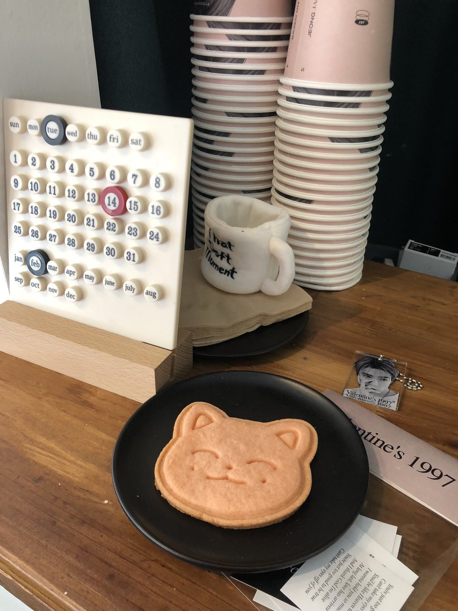 amerta_cute's tweet photo. 카페 무아상.. 🥐🤎

#The_Valetines_1997 https://t.co/CjlVbpQeYk