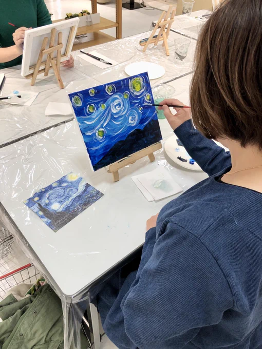 必ず盛り上がる絵のワークショップ、皆さんに楽しんで頂けて、平日も大盛況です。 