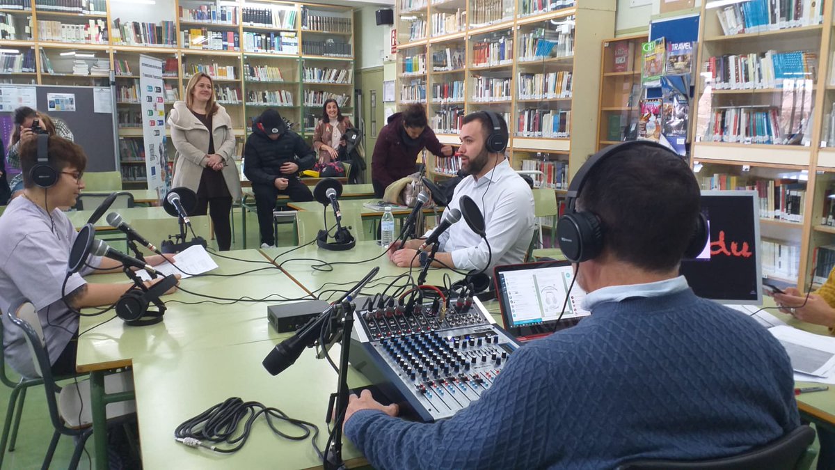 RADIOeduAgora's tweet photo. Gracias por formar parte de esta experiencia de valor incalculable y de la gran familia radiofónica extremeña. https://t.co/7W4p5Ve3EP