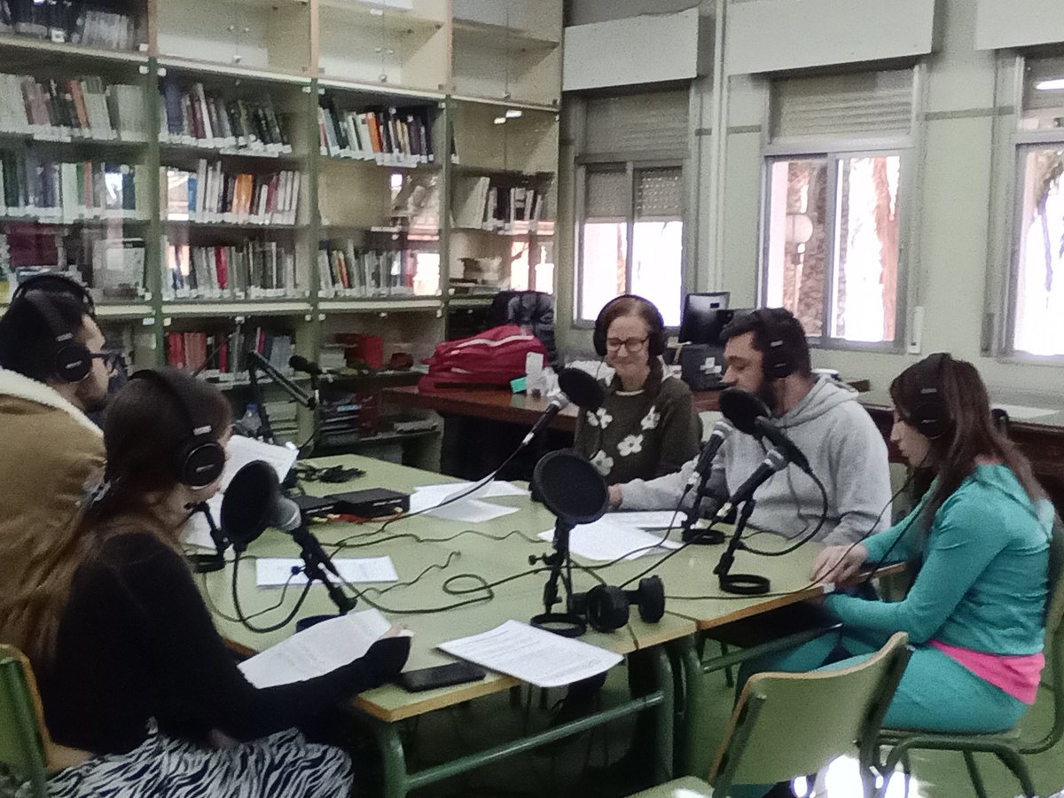 RADIOeduAgora's tweet photo. Gracias por formar parte de esta experiencia de valor incalculable y de la gran familia radiofónica extremeña. https://t.co/7W4p5Ve3EP