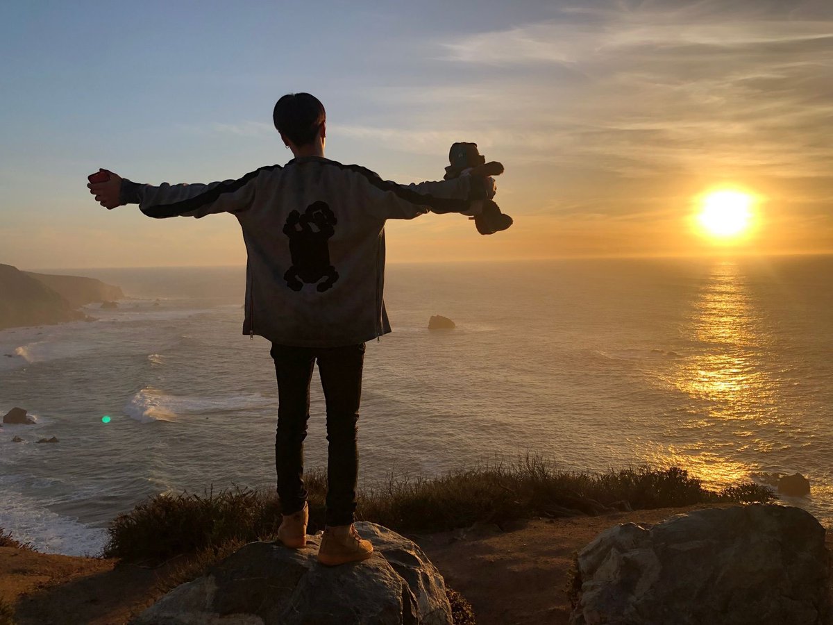 Jay was asked how he’d confess to someone he likes &amp; he said tht, first he’ll take them to a place with a nice scenery &amp; then grasp the perfect mood to confess. He said he’ll sincerely say ‘I love you” to them but he won’t ask the person out bcs he just wants to confess his love.