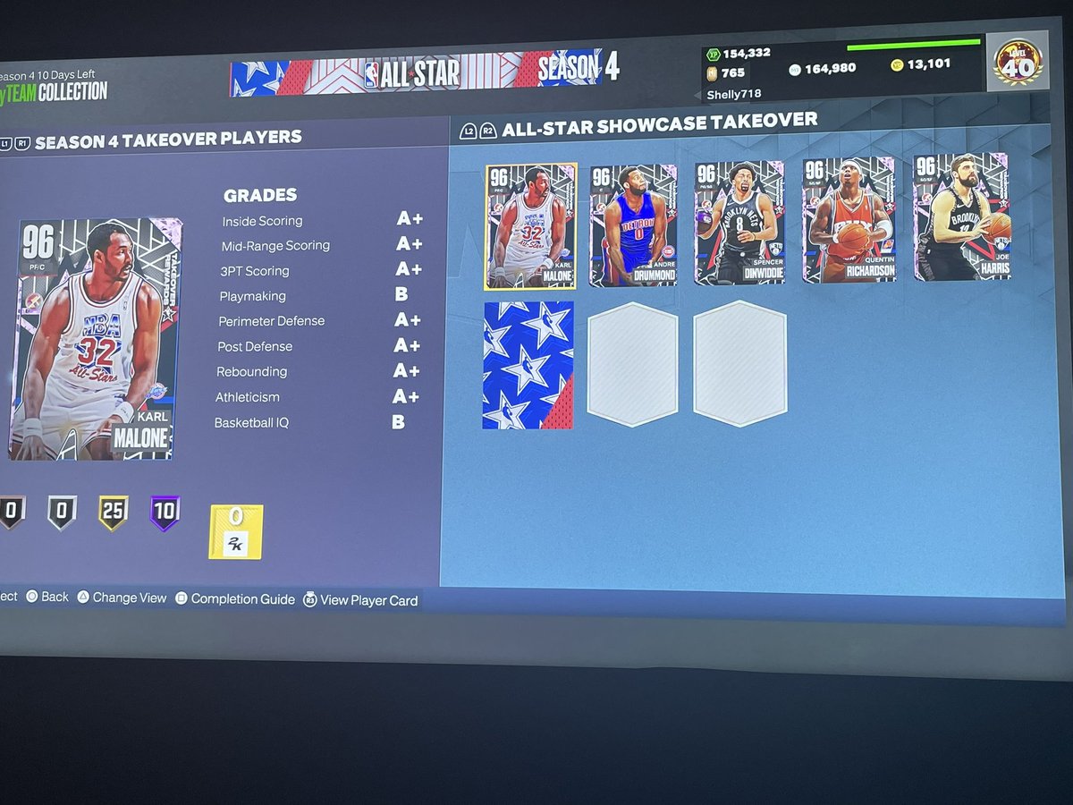 caramel_286's tweet photo. I’m all caught up on all star ⭐️ stuff i guess. Those sim challenges idk 🤷🏽♀️ yet. It’s time consuming and my time is limited 😂 @NBA2K_MyTEAM #nba #2k23 #myteam #level40 #2kgamer #shellz https://t.co/cp4Eb6636F