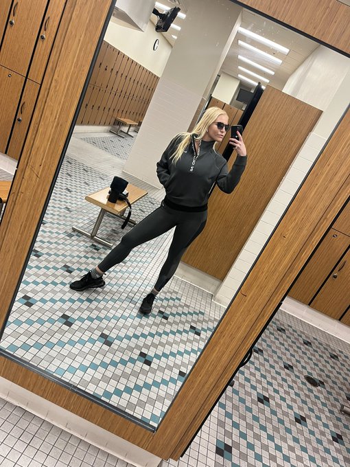 New fit 😎 https://t.co/CjzaobWxtG<a href="/tag/thongthursday"class="tags"><span>#thongthursday</span></a>