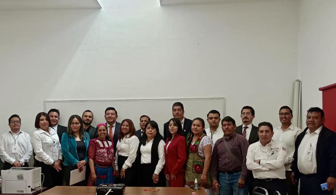 a_caeo's tweet photo. #Participamos 🤝 El CAEO A.C., representado por la Arq. Alma Delia García Méndez, participó dentro del foro temático a cargo de la Subsecretaría de Auditoría y Supervisión de Obra en la mesa de “Fiscalización en la Gestión Pública”. 
#CAEO #FCARM #Oaxaca #Arquitectura #RegiónI https://t.co/7vrSTioW99