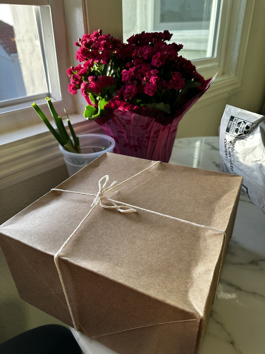 Leke Hutchins tweet media