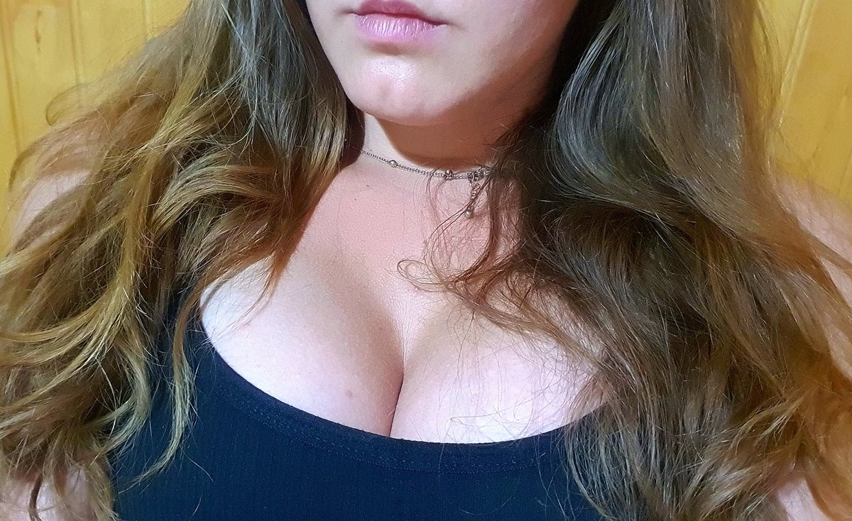 secondnat_'s tweet photo. Update: My boobs grew this year... alot
From like an A cup to atleast a C cup https://t.co/VNuFaroNSy