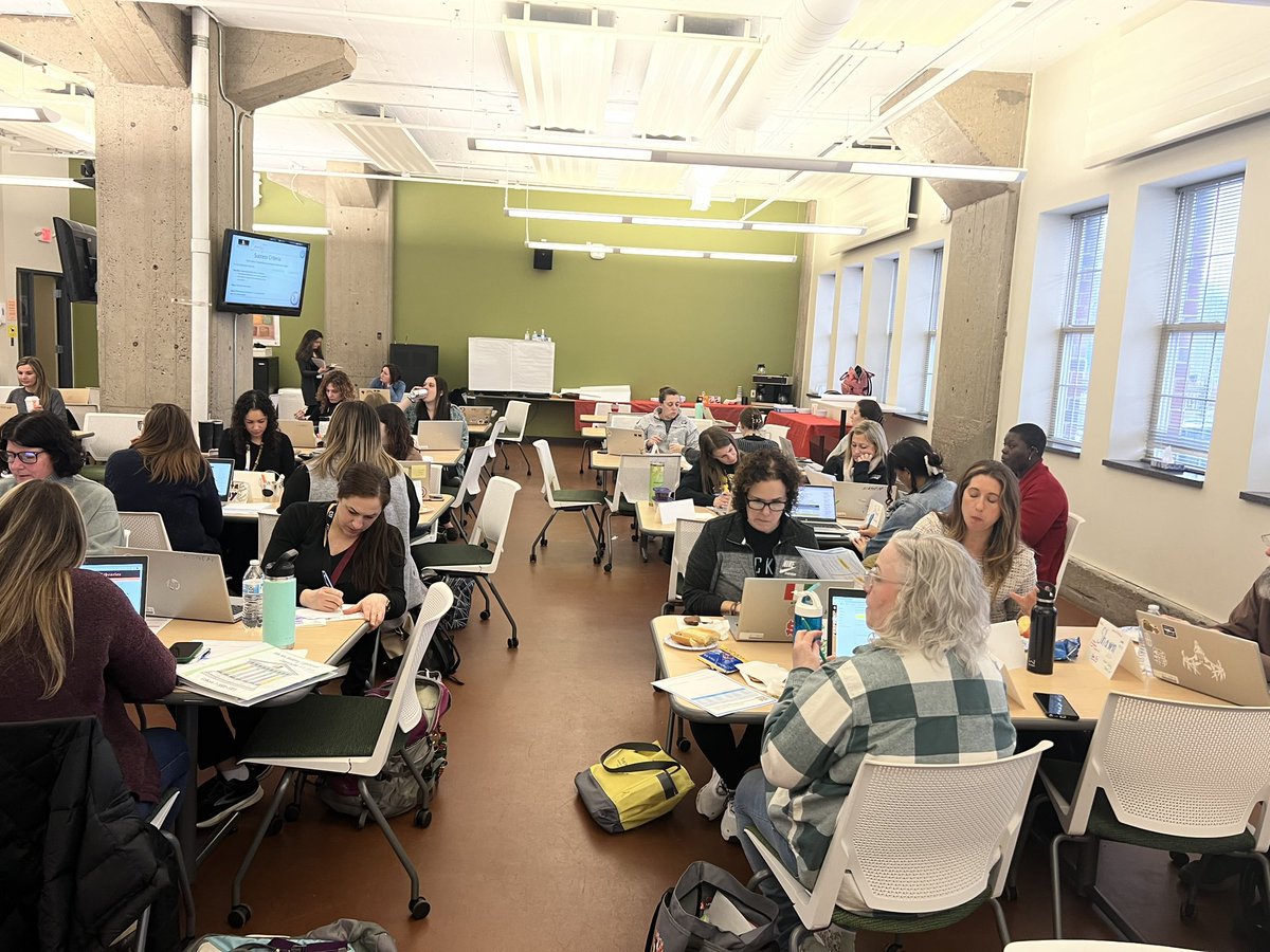 MaureenGridley1's tweet photo. Great #SyraFuse F2F tonight with amazing @SyracuseSchools teachers! Getting ready for Learning Walks and the 2023 #PLShowcase on April 27th- stay tuned for more info! @MrsMcKay111 @manamit @SCSDPD https://t.co/niZA7S9ZhH