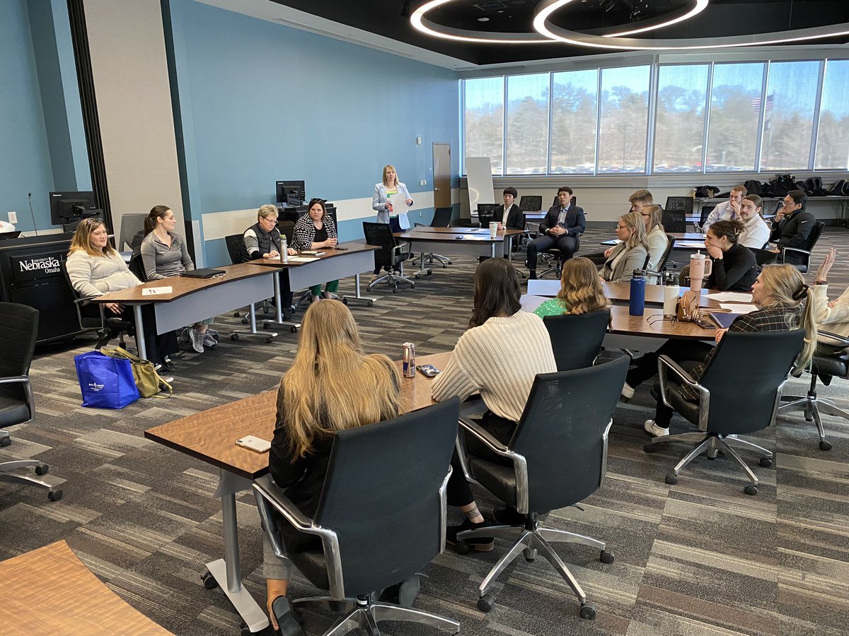 unomaha_ATP's tweet photo. Our 2nd years did some mock interviews today with some local ATs and alumni. Thanks @lisrmate, @dklebes, @_JackJack_11, Kerry, and @NSATAPresident for sharing your knowledge with our students! https://t.co/9lcufyrjwI